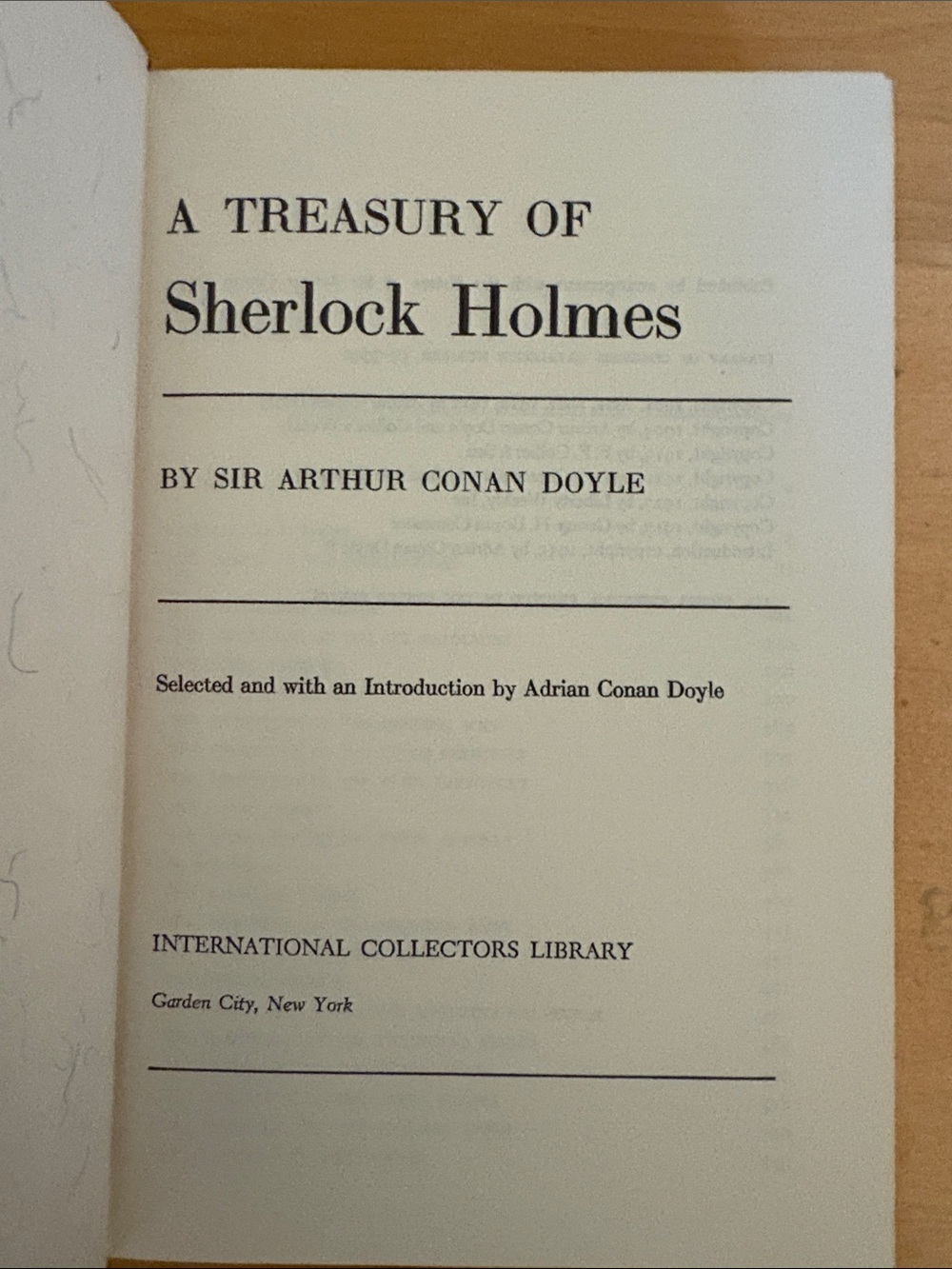 A Treasury of Sherlock Holmes by Sir Arthur Conan Doyle